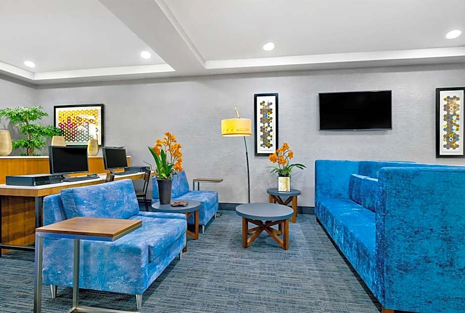 Holiday Inn Express Hotel & Suites Kansas City - Grandview By IHG