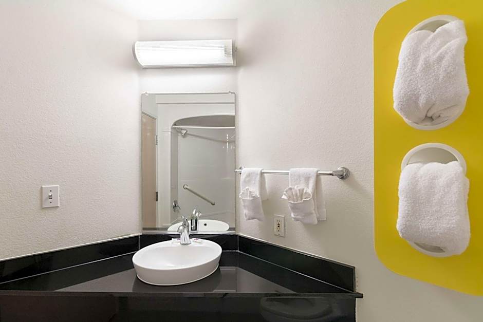 Motel 6-Hillsboro, TX