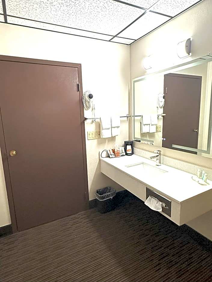 Quality Inn & Suites Salina