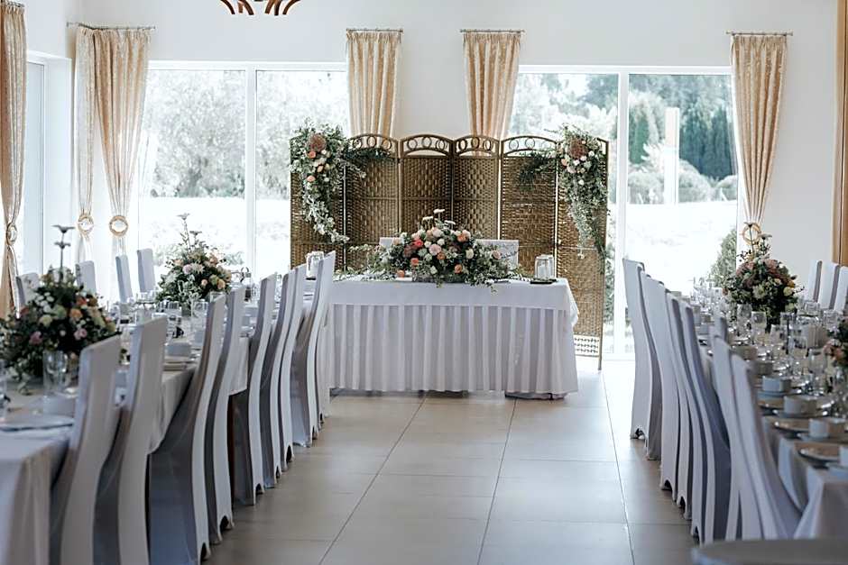 Zajazd CHATA Kębłowo