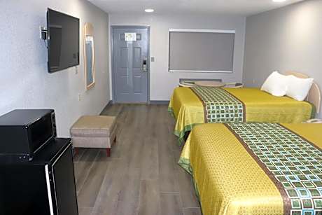 Queen Room with Two Queen Beds - Smoking