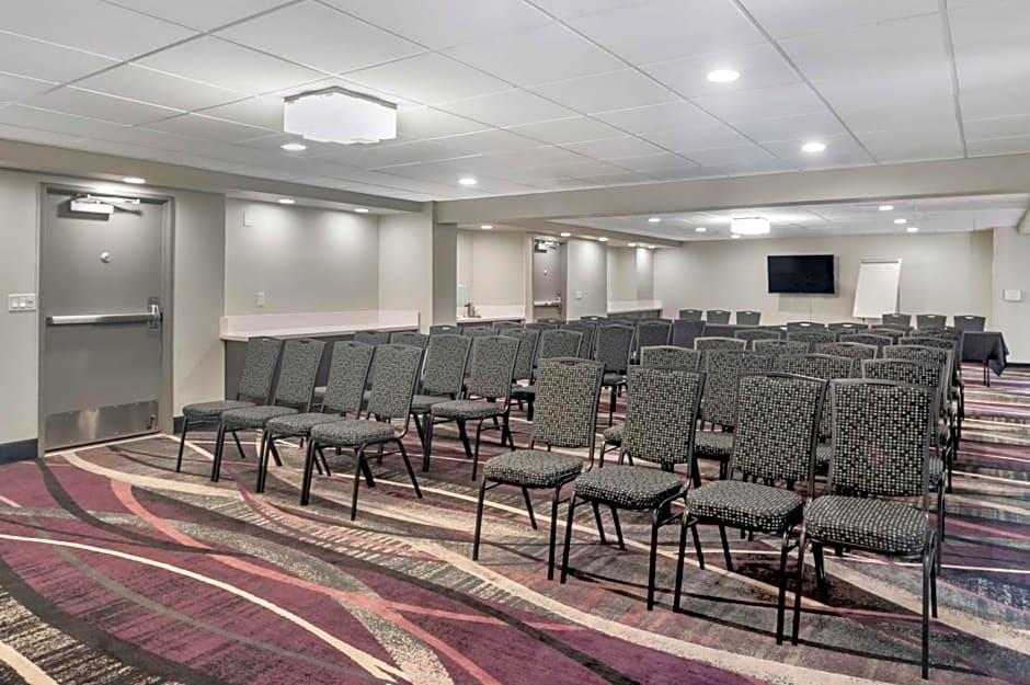 Best Western Plus Commerce Hotel
