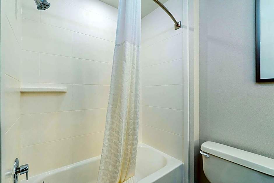 Comfort Suites Kelowna