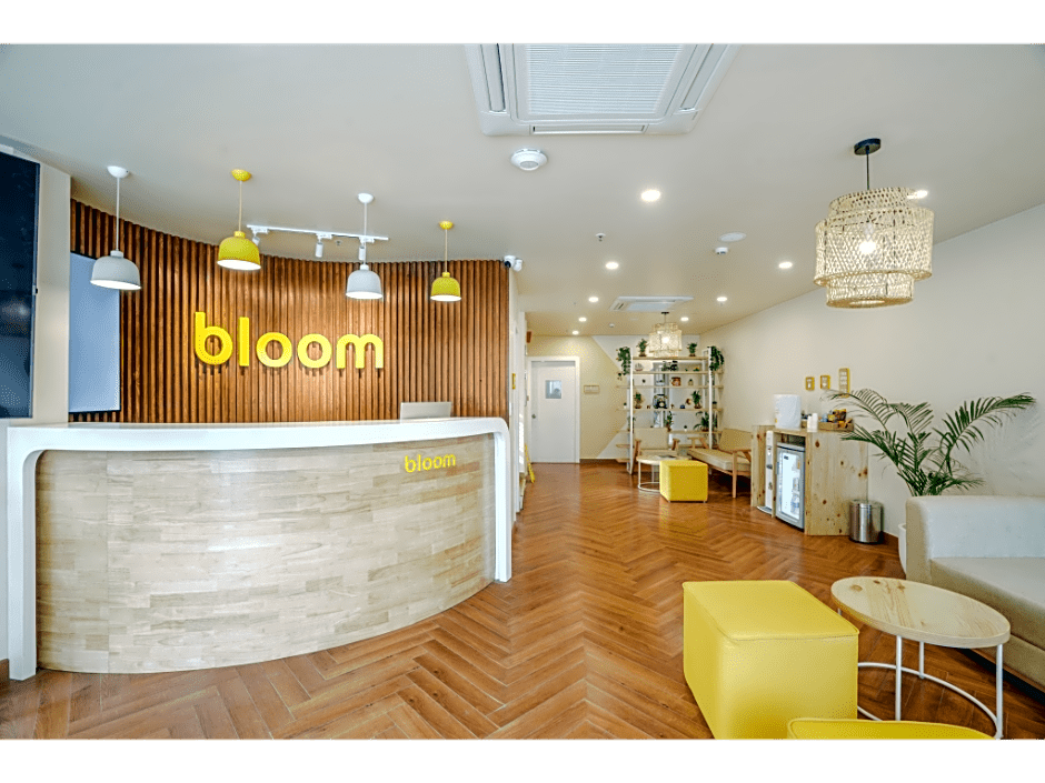 Bloom Hotel - Karol Bagh