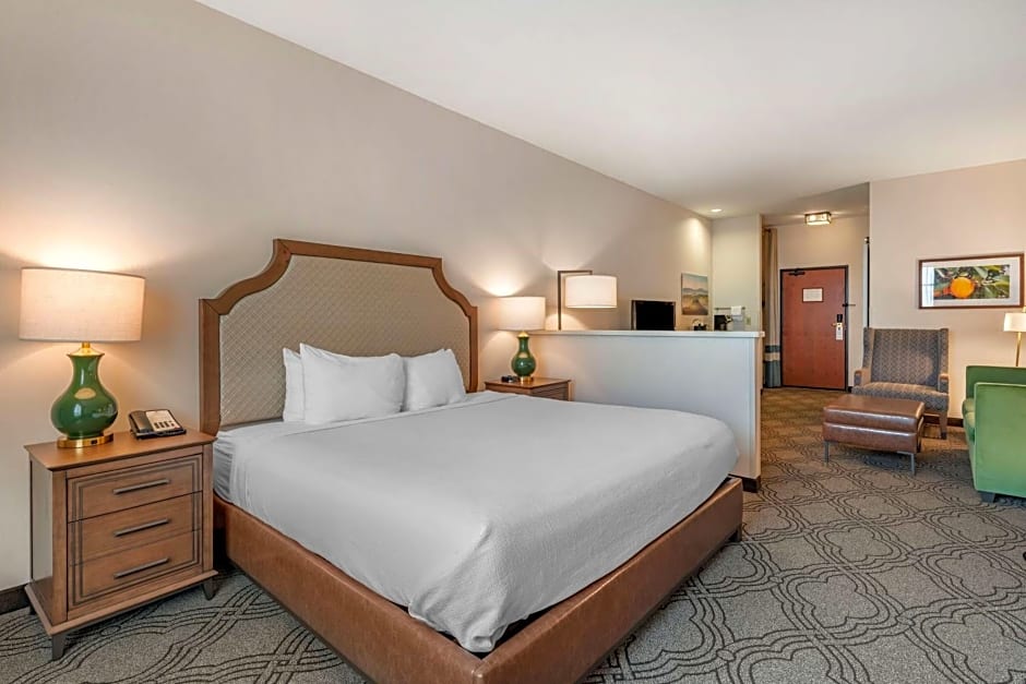 Best Western Premier Pasco Inn and Suites