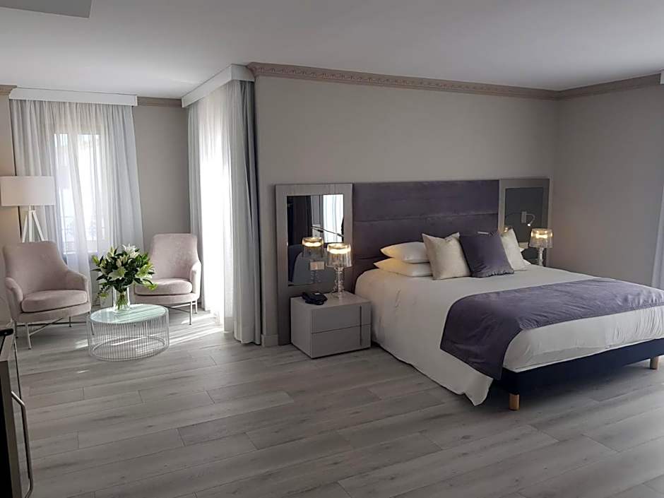 Photo 1 of 16 of Executive Suite