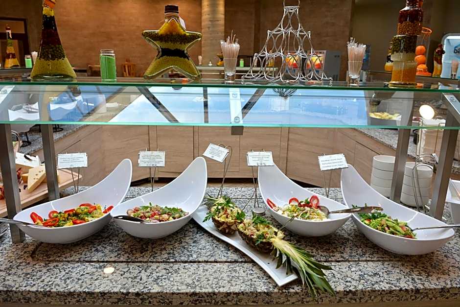 Royal Grand Hotel and Spa - All Inclusive and Free beach accsess