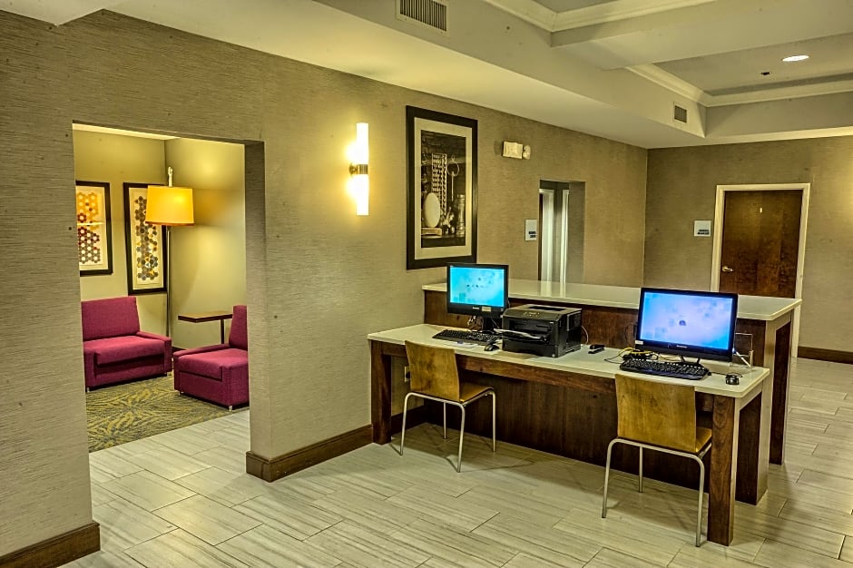 Holiday Inn Express Hotel & Suites Pell City