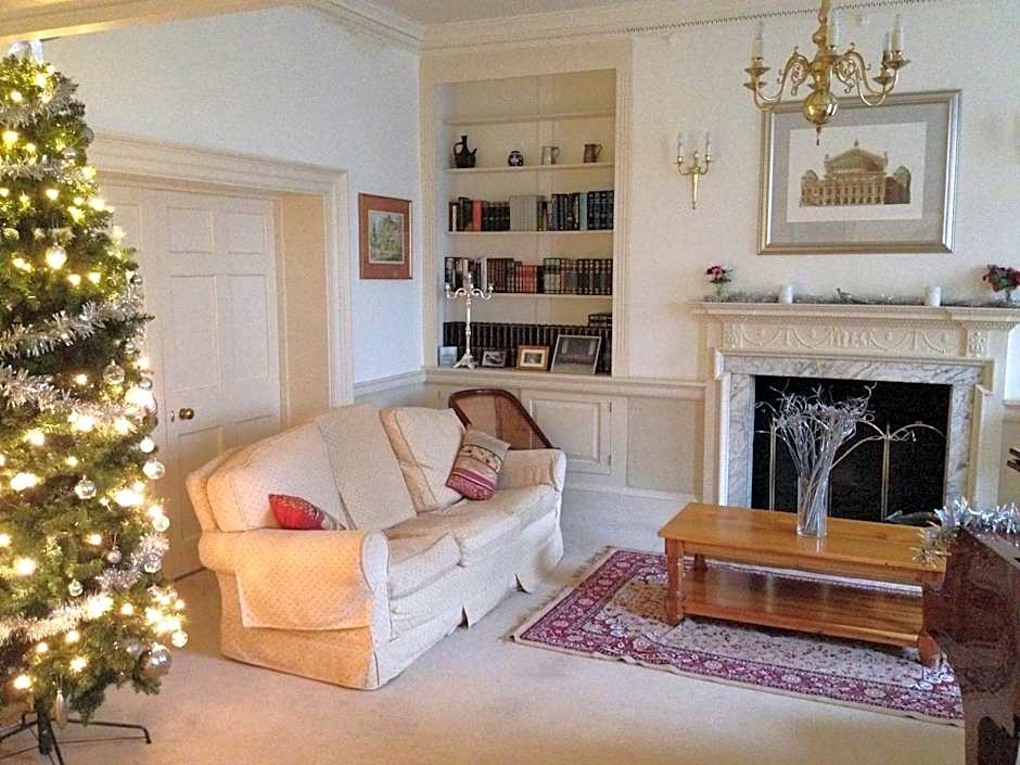 East Pallant Bed and Breakfast, Located in Large Georgian Townhouse in Central Chichester