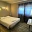 L'Excess Hotel