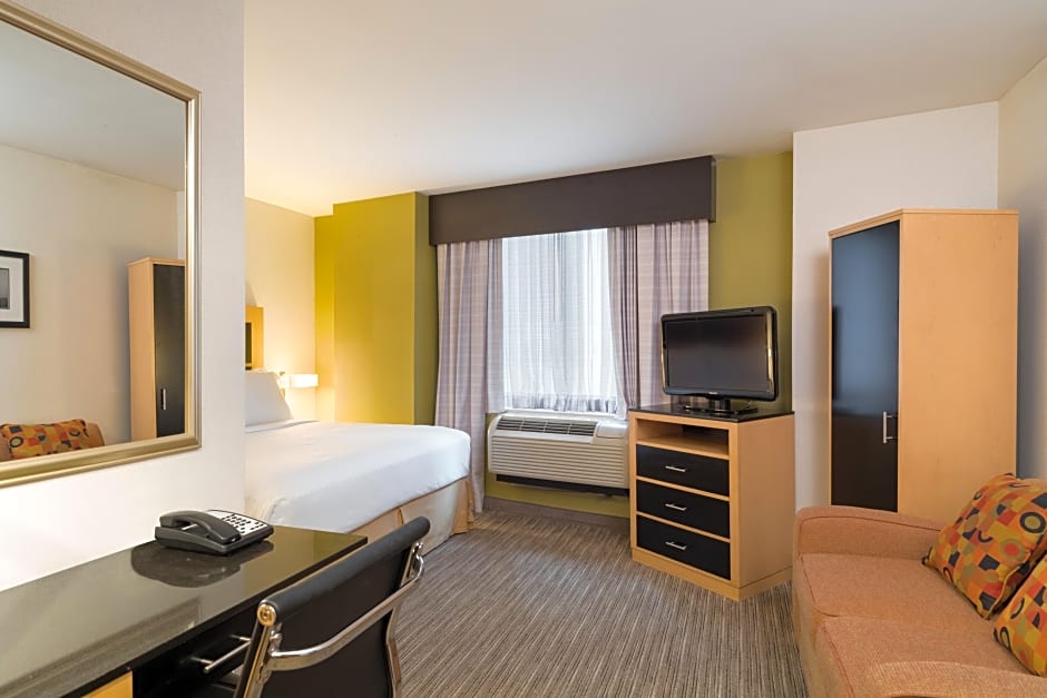 Holiday Inn Express New York City-Wall Street, an IHG Hotel