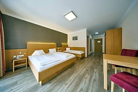 Triple Room with Bath