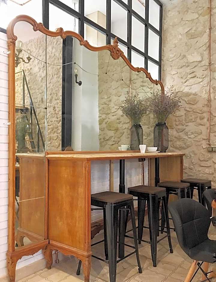 Hostel Numero Trece - FREE towels, coffee & tea, remote check-in