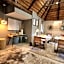 Tshukudu Game Lodge