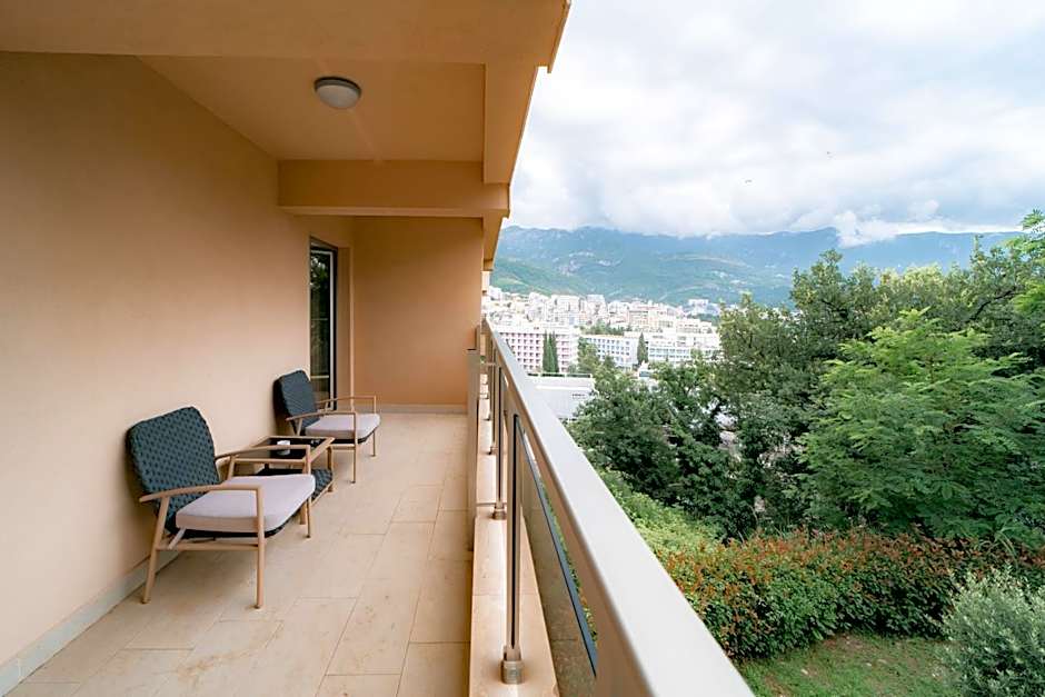 Hotel Harmonia by Dukley