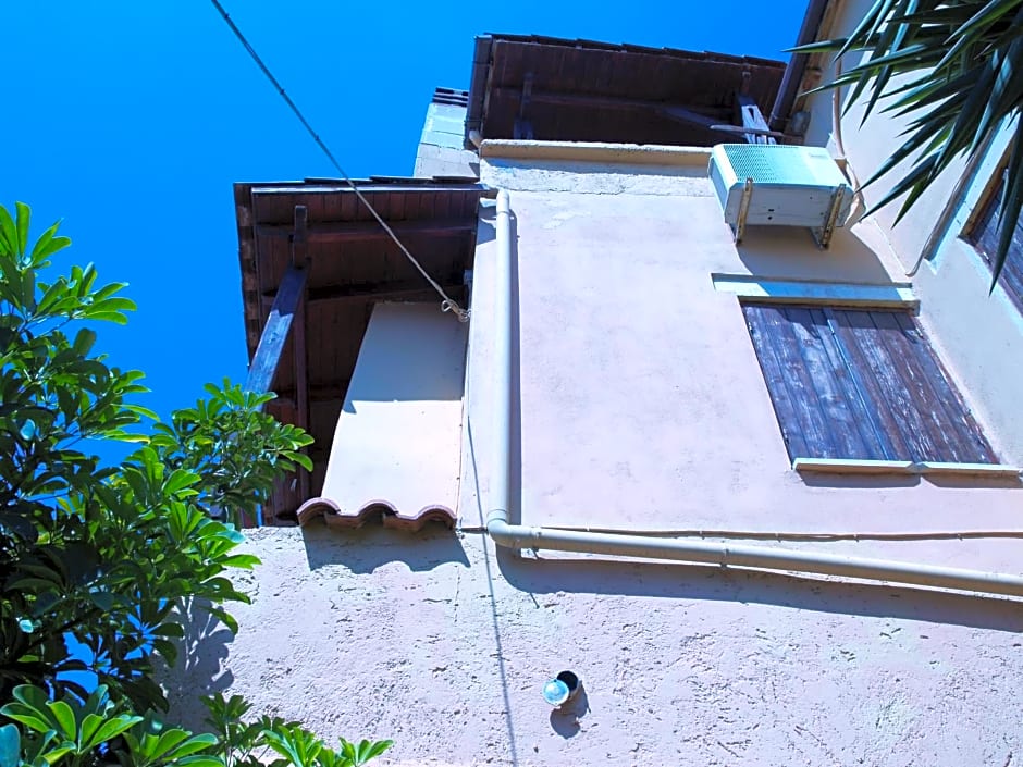 Pazinos Village Studios