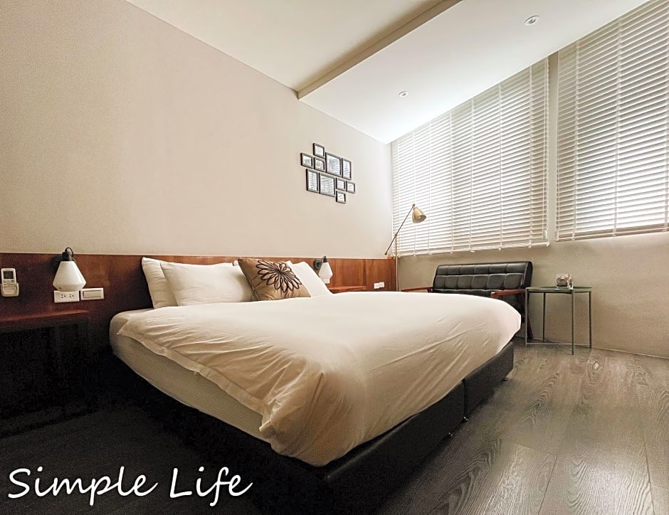 Simple Life Room