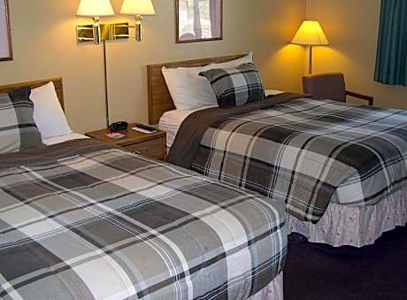 Queen Room with Two Queen Beds - Non-Smoking