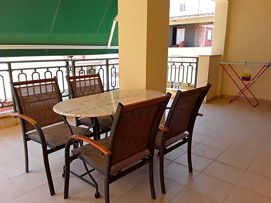 Dais Apartments