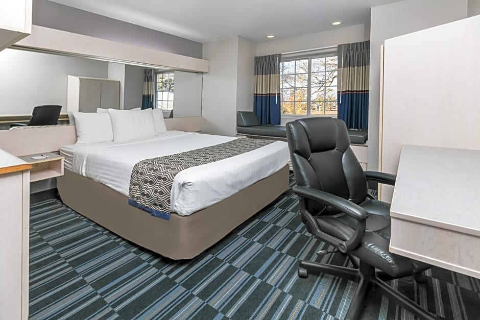 Microtel Inn & Suites by Wyndham Scott Lafayette