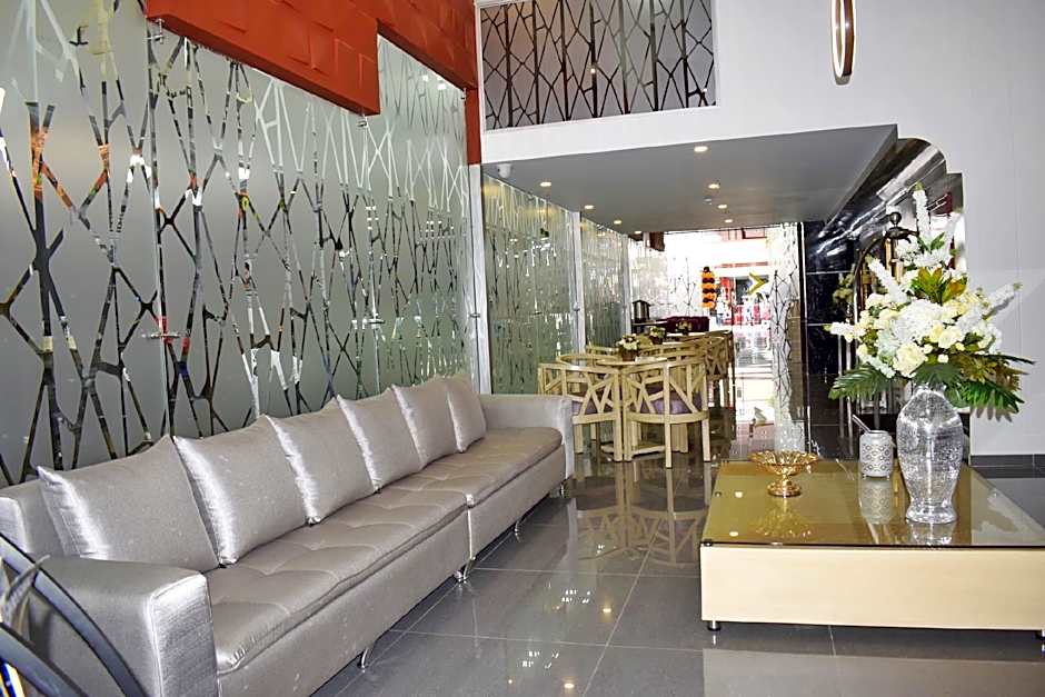 LUMA PLAZA HOTEL