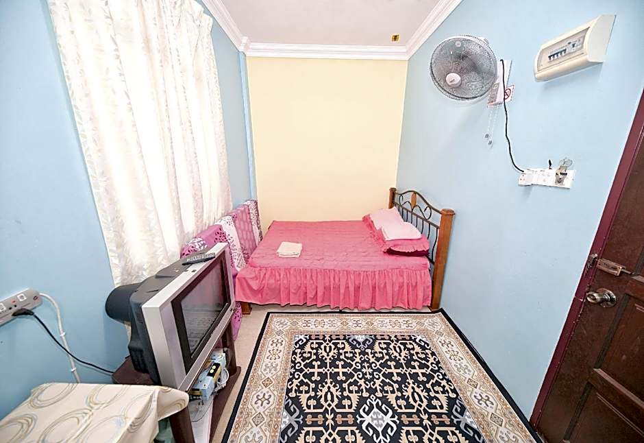 OYO 90915 Ilham Villa