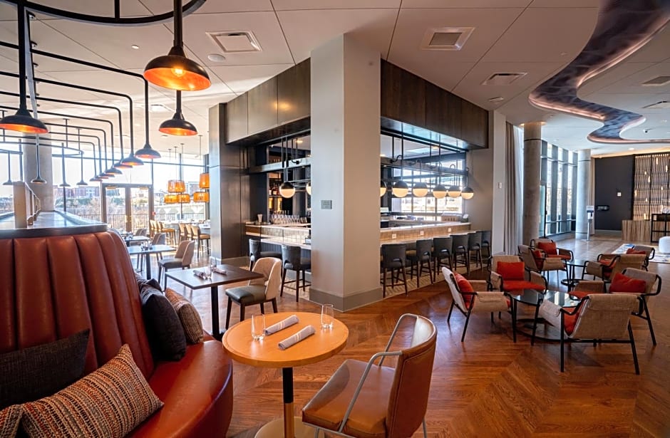 Hotel Indigo - Columbus at Riverfront Place, an IHG Hotel