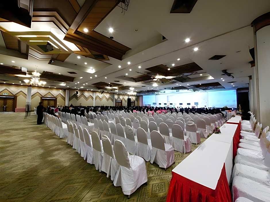 Charoen Hotel