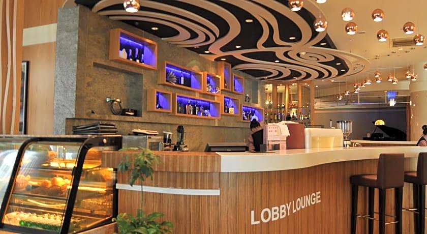 Evergreen Plaza Hotel