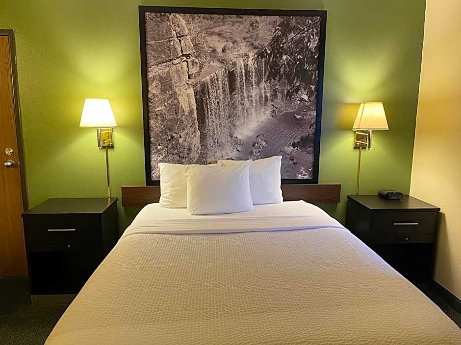 Super 8 by Wyndham Colby