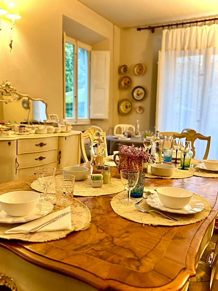 Villa La Dogana B&B di Charme - Historic Villa with a beautiful garden - private parking