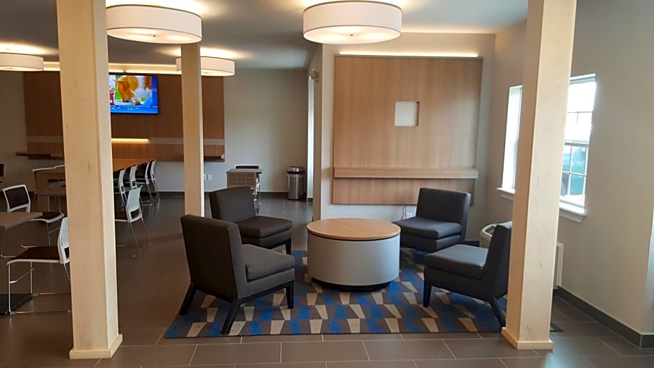 Microtel by Wyndham Bentonville