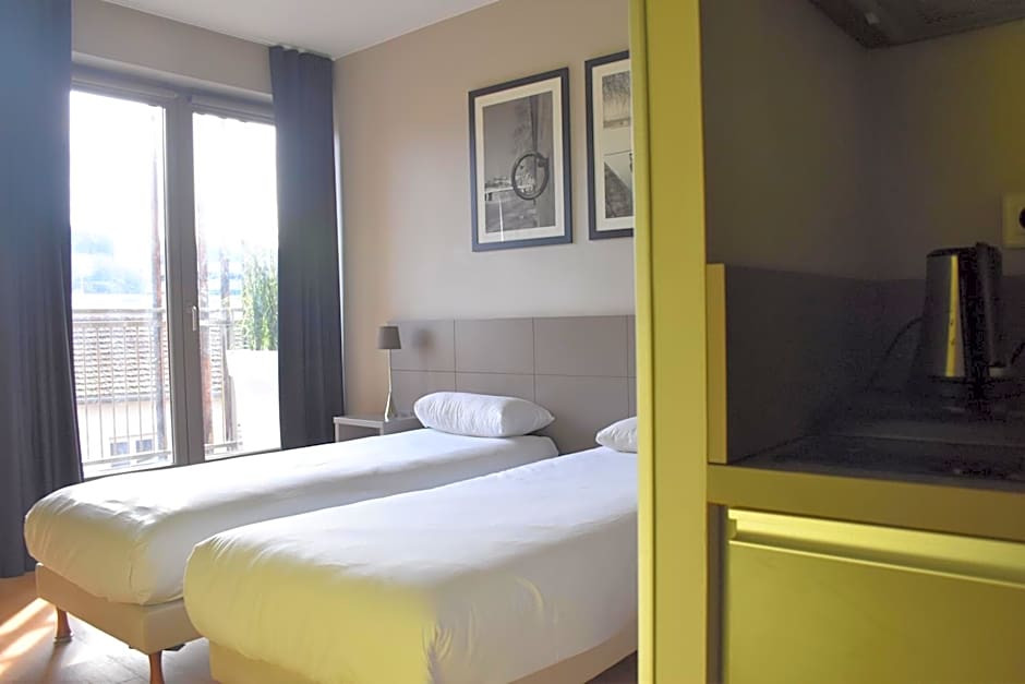 Adonis Lyon Dock Ouest