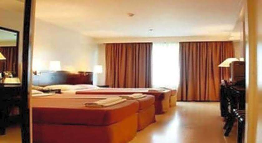 Hotel Supreme Convention Plaza