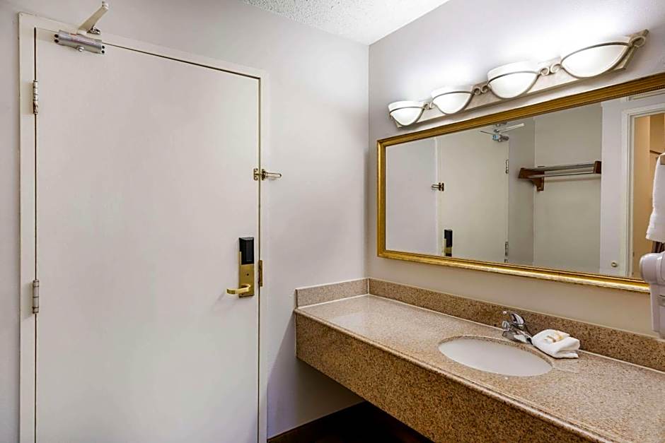 Baymont by Wyndham Meridian