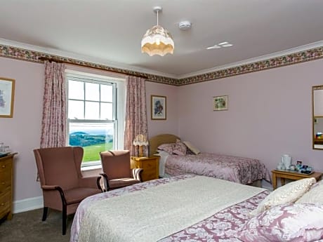 Standard Triple Room with Sea View