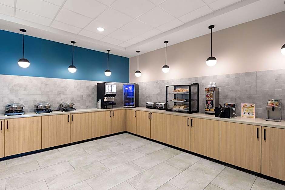 Hawthorn Extended Stay by Wyndham Kingman