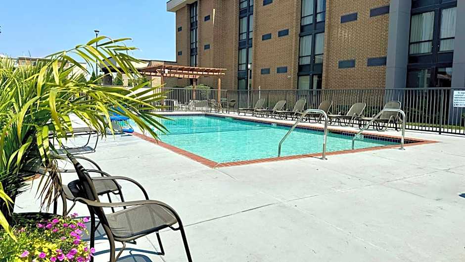 Best Western Plus St. Louis West-Westport