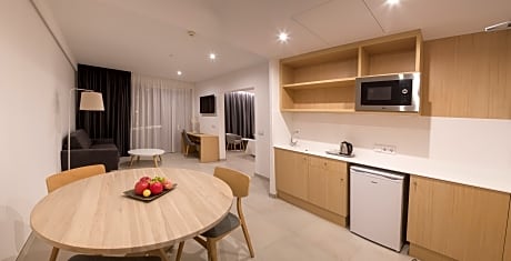 SUITE STANDARD TWO ADULTS ONE CHILD