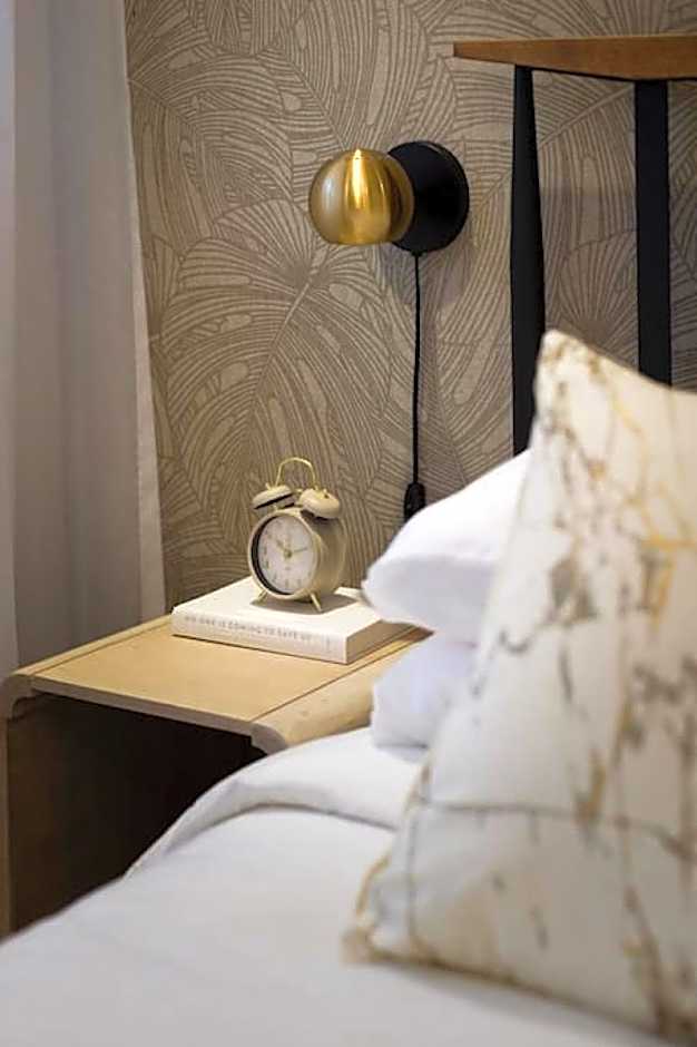 Palms Little Italy Studio with full bathroom by Denstays