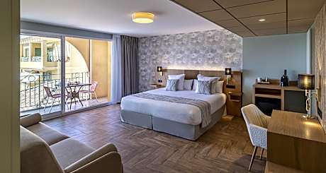 Standard King Room with Sofa Bed - Non-Smoking