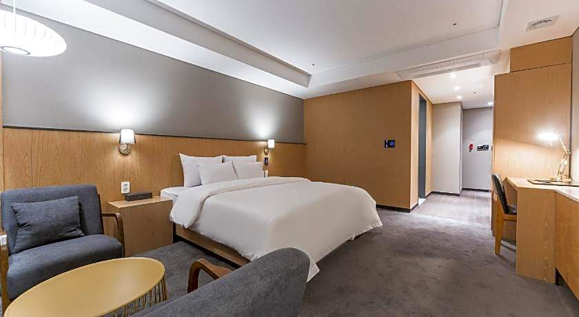 Gwangju HOUND Hotel (formerly Gwangju Washington Hotel)