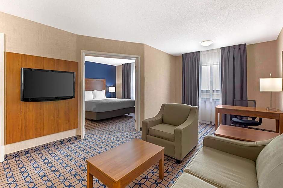 Quality Suites Whitby