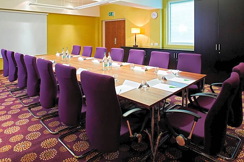 Courtyard by Marriott London Gatwick Airport