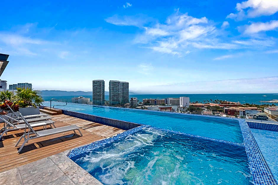 Monyxbnb at Zoho Skies