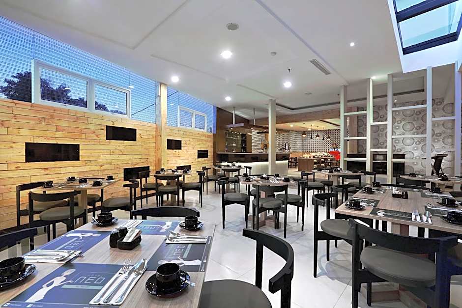Hotel Neo Dipatiukur by ASTON