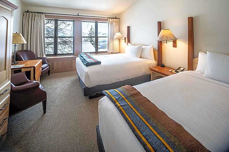 Photo 1 of 2 of 2 Queen Beds Lodge, Valley View