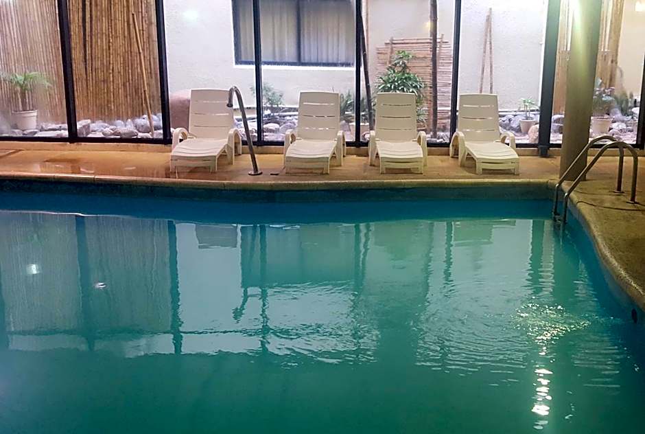 Howard Johnson by Wyndham San Pedro