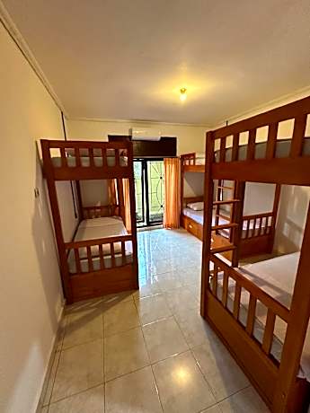 Bed in 6 Bed Mixed Dormitory Ensuite
