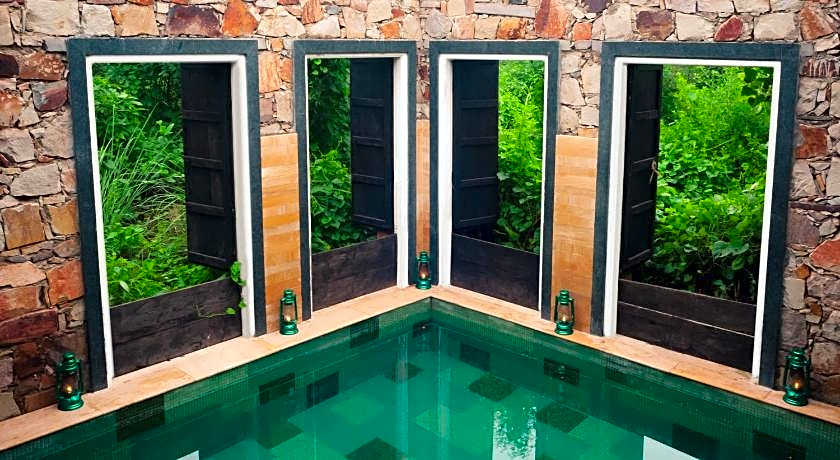 Trees N Tigers Luxury Wildlife Lodge